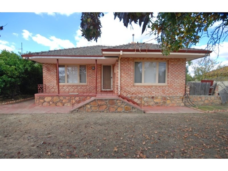 11 Hale Street, Narrogin WA 6312