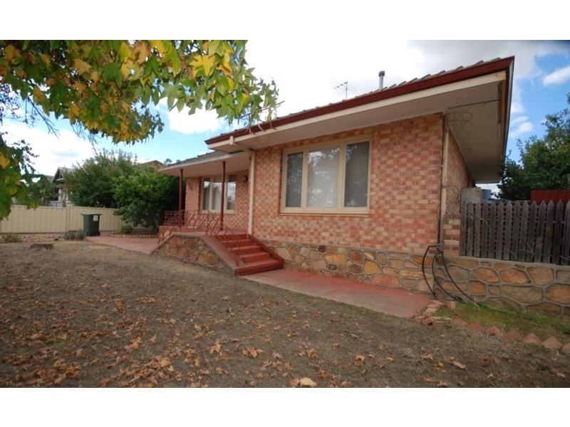 11 Hale Street, Narrogin WA 6312