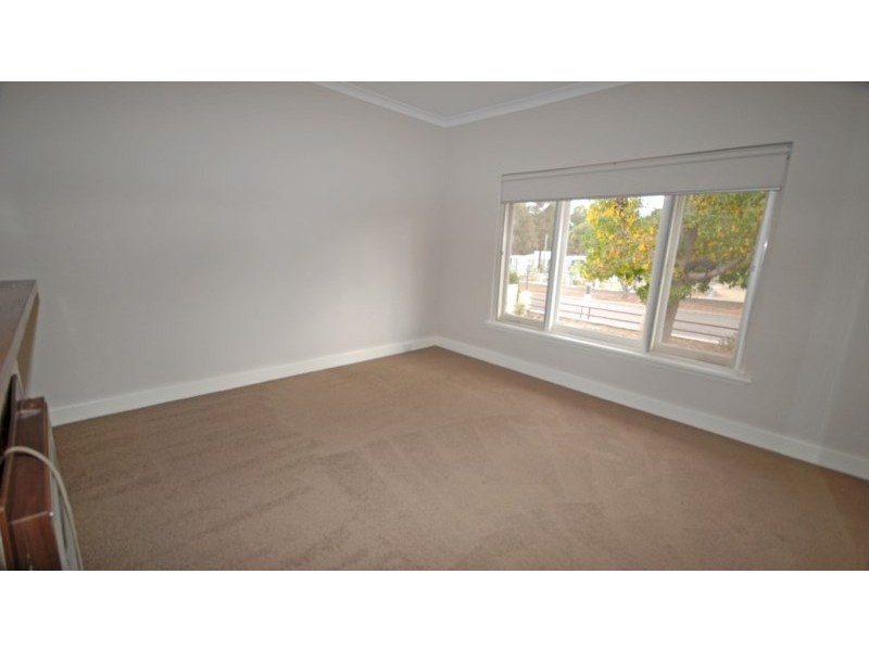 11 Hale Street, Narrogin WA 6312