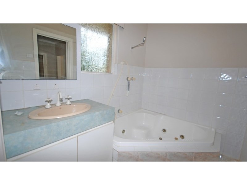 11 Hale Street, Narrogin WA 6312