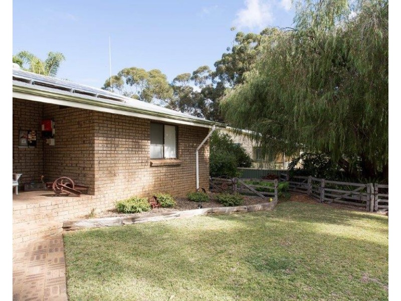 20 Roberts Street, Yealering WA 6372