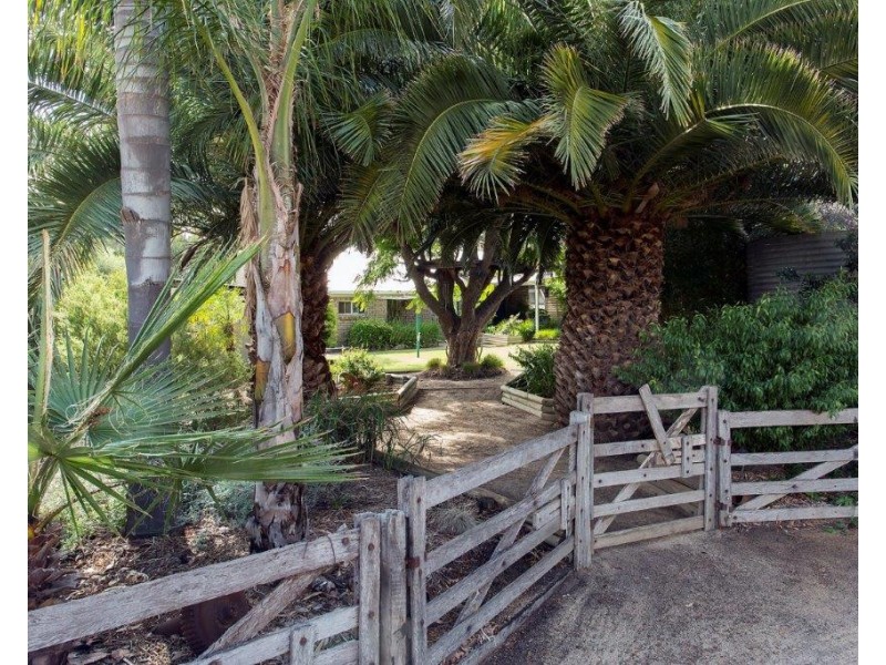 20 Roberts Street, Yealering WA 6372