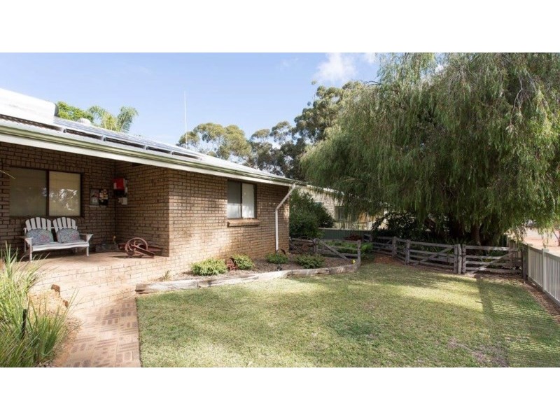 15 Roberts Road, Yealering WA 6372