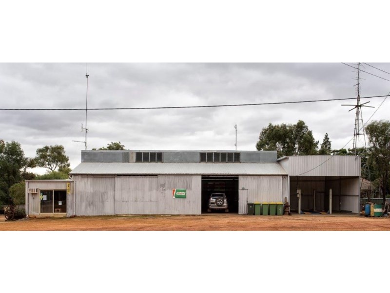 15 Roberts Road, Yealering WA 6372