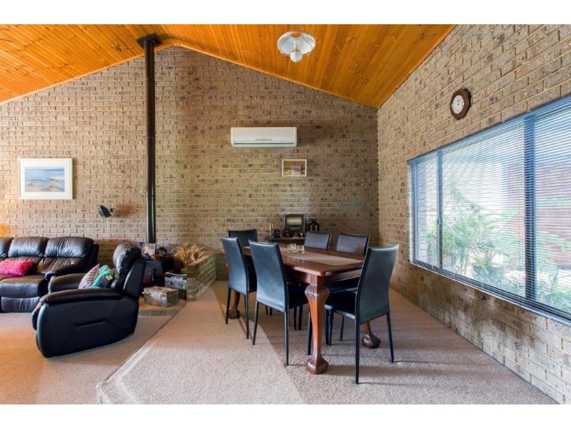 15 Roberts Road, Yealering WA 6372