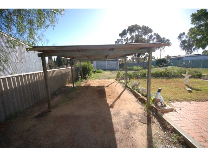 13 Hill Street, Corrigin WA 6375