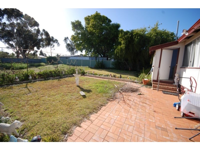 13 Hill Street, Corrigin WA 6375