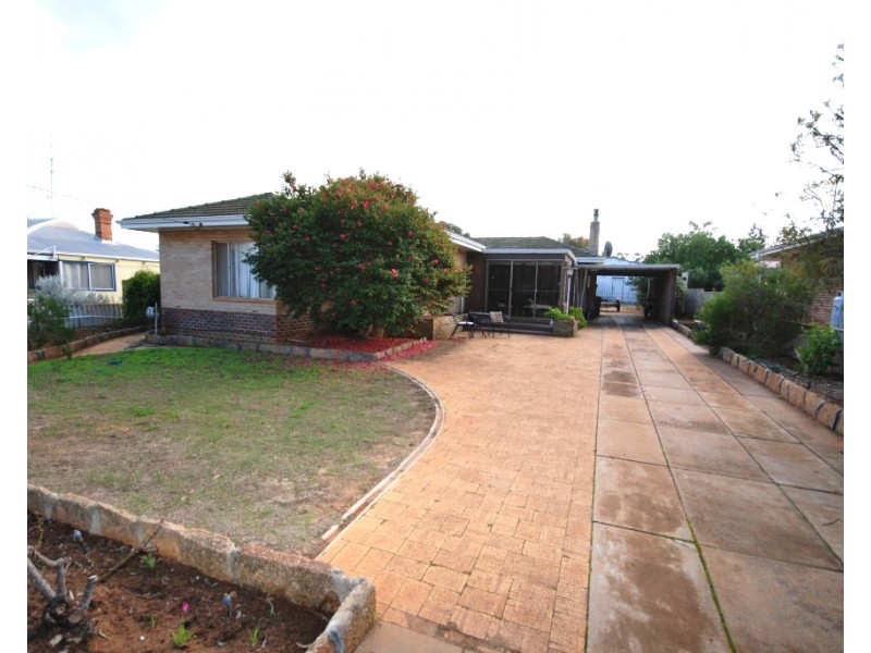5 Crossland Street, Corrigin WA 6375