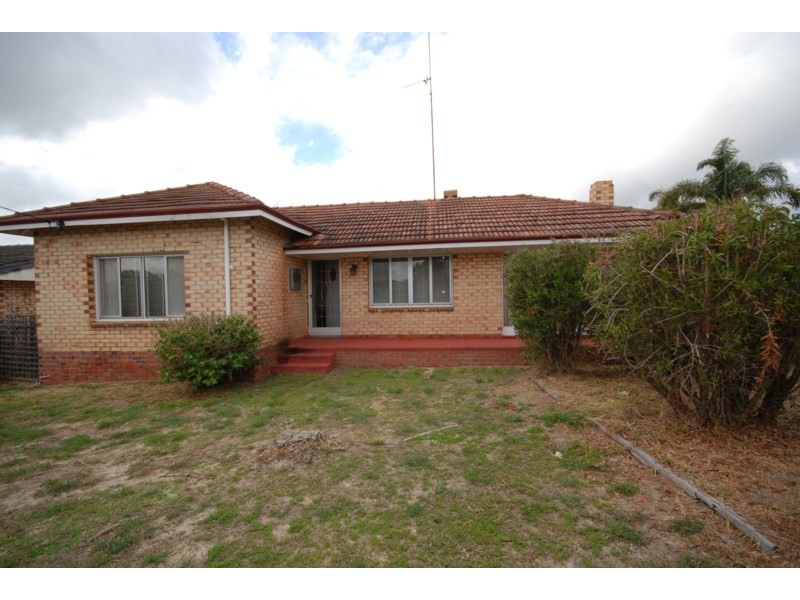 111 Narrakine Road, Narrogin WA 6312