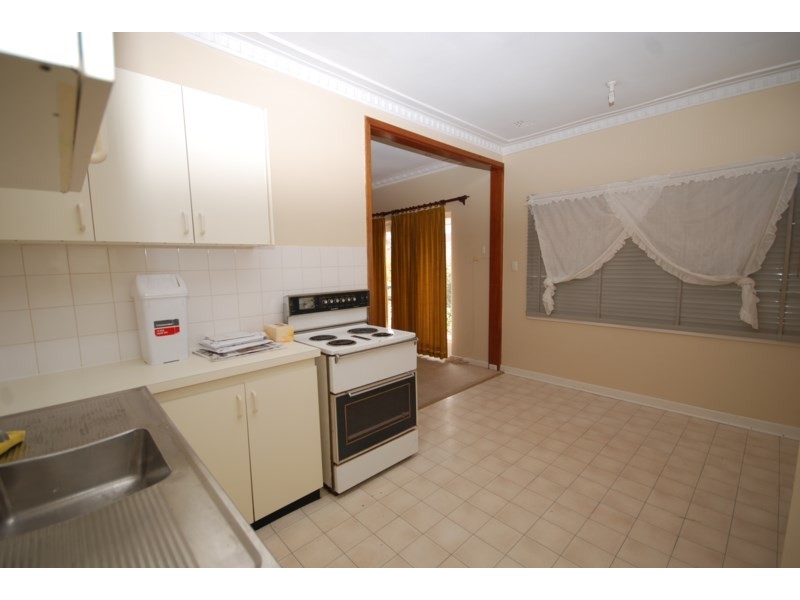 111 Narrakine Road, Narrogin WA 6312