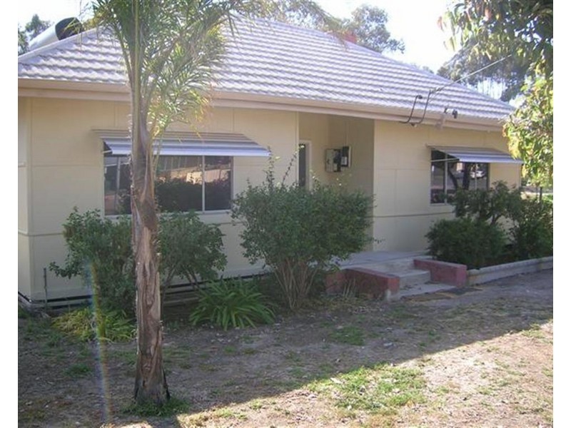 4 Rosselloty Street, Williams WA 6391