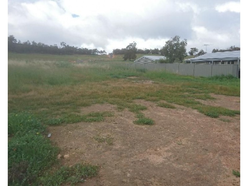 4 Sandalwood Place, Boddington WA 6390