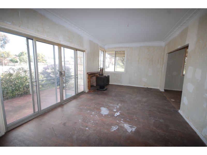 102 Clayton Road, Narrogin WA 6312