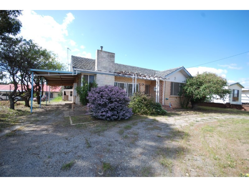 102 Clayton Road, Narrogin WA 6312