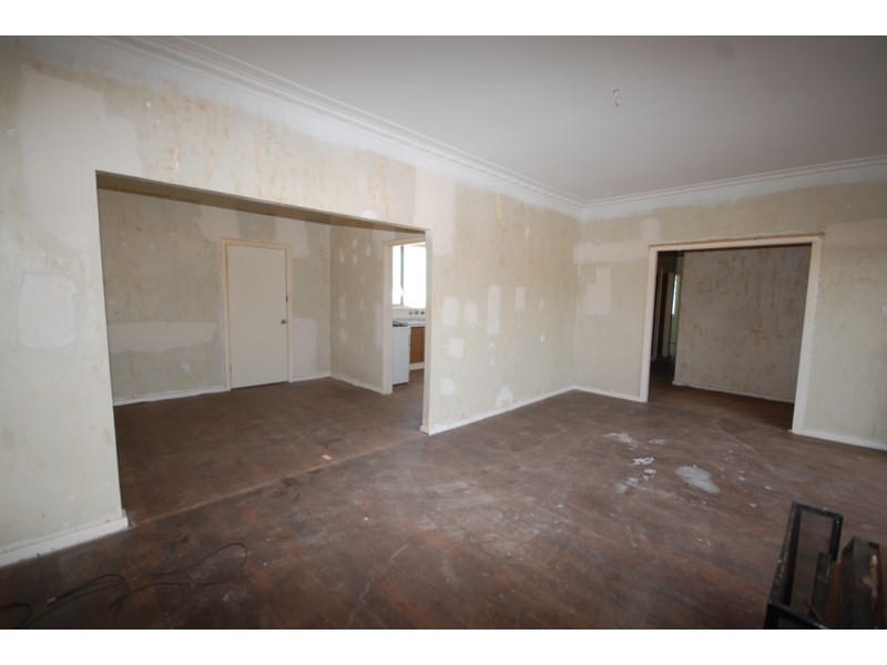 102 Clayton Road, Narrogin WA 6312