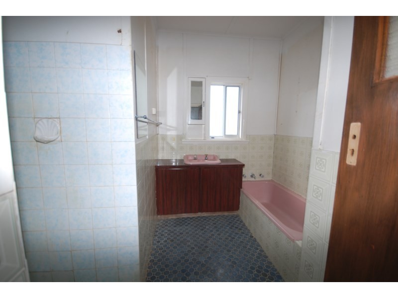 102 Clayton Road, Narrogin WA 6312