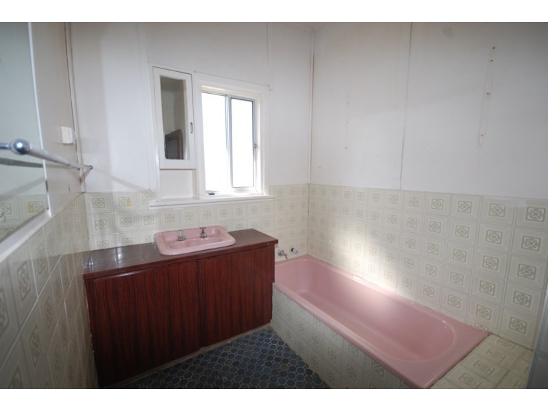 102 Clayton Road, Narrogin WA 6312