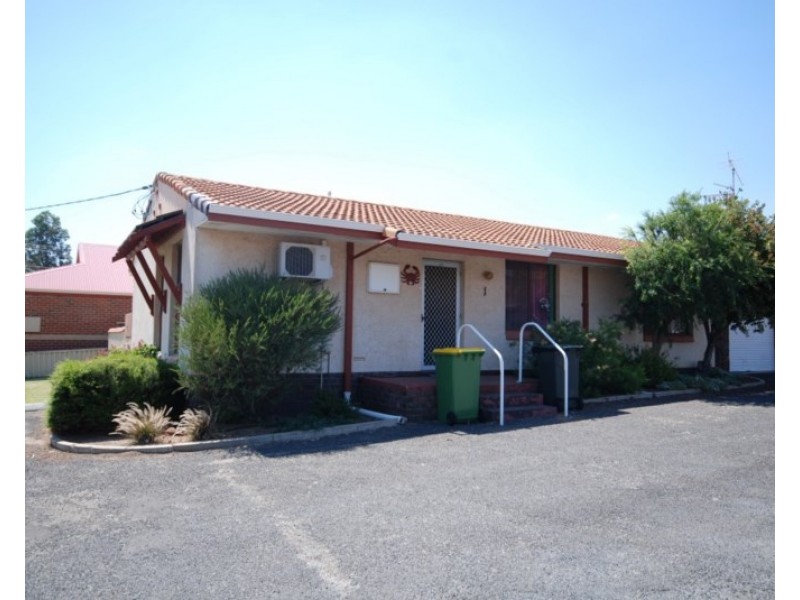 1/111 Clayton Road, Narrogin WA 6312