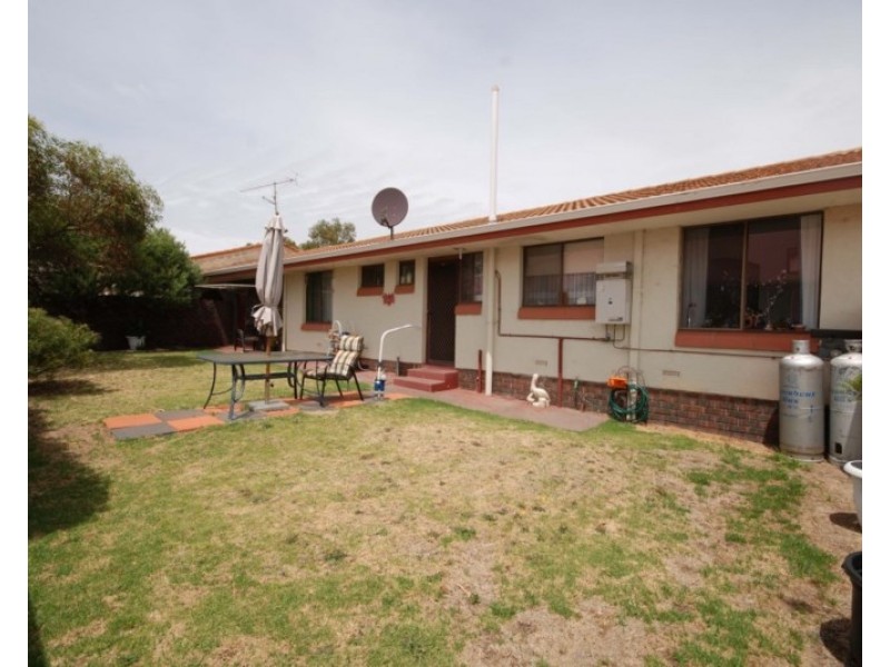 1/111 Clayton Road, Narrogin WA 6312