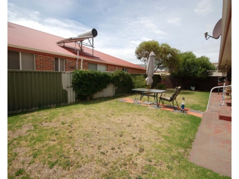 1/111 Clayton Road, Narrogin WA 6312