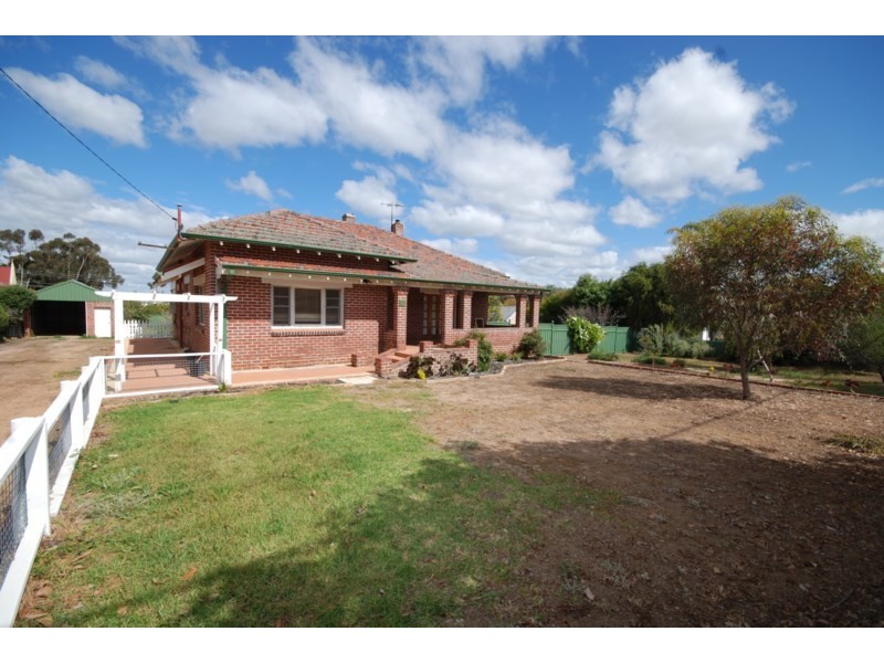 12 Ware Street, Wagin WA 6315
