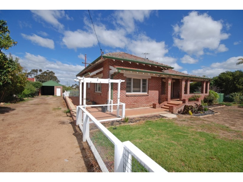 12 Ware Street, Wagin WA 6315