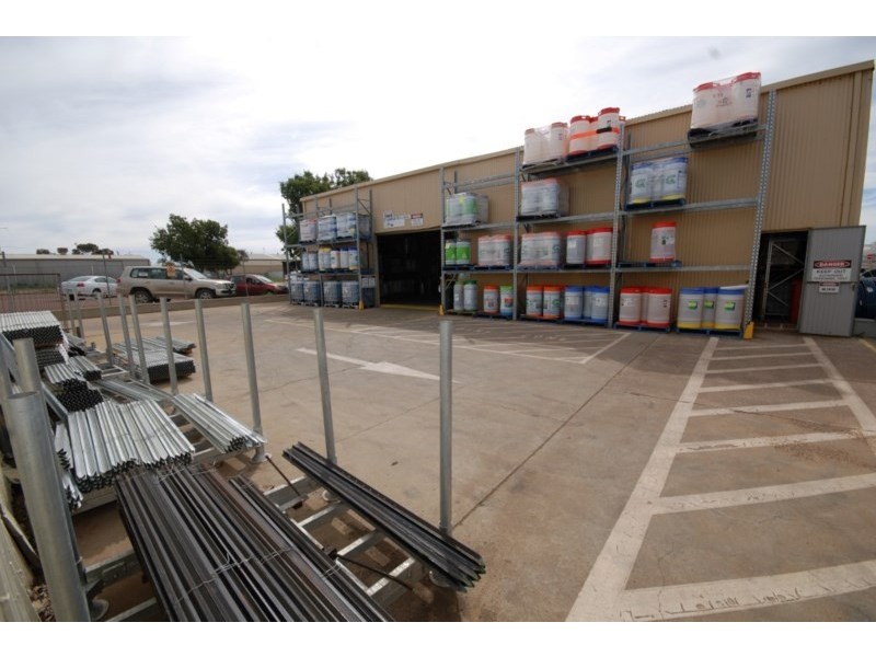 2 Ensign Street, Narrogin WA 6312