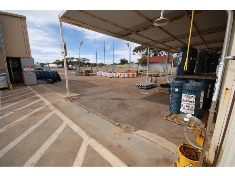 2 Ensign Street, Narrogin WA 6312