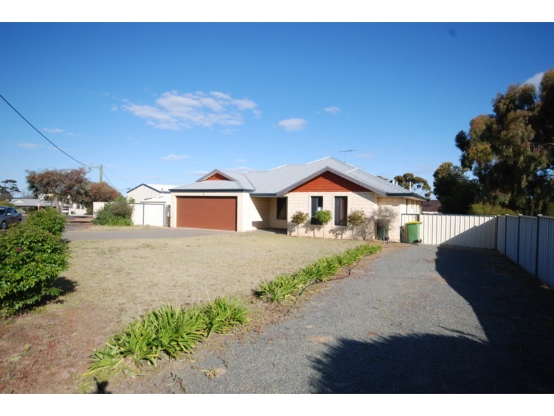 6 George Street, Wagin WA 6315