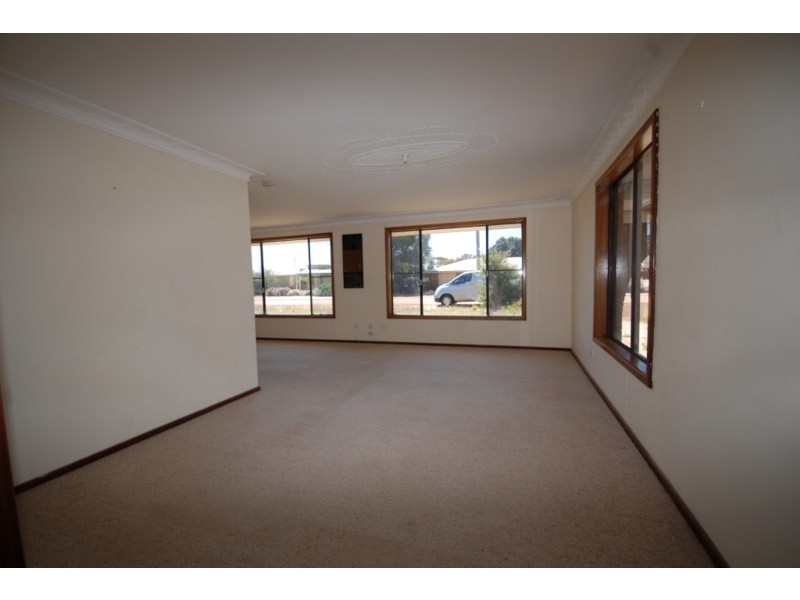 3 Hinck Street, Kondinin WA 6367