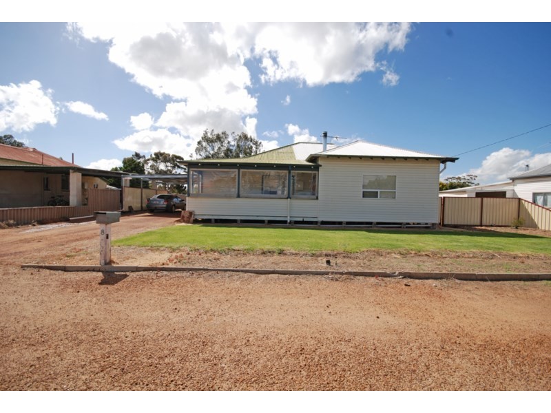 8 Trench Street, Wagin WA 6315