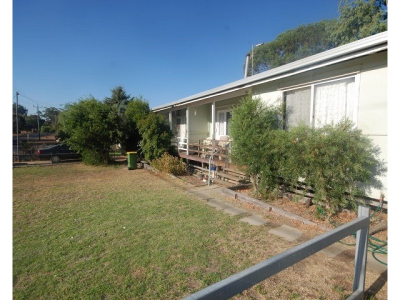 21A Lefroy Street, Narrogin WA 6312