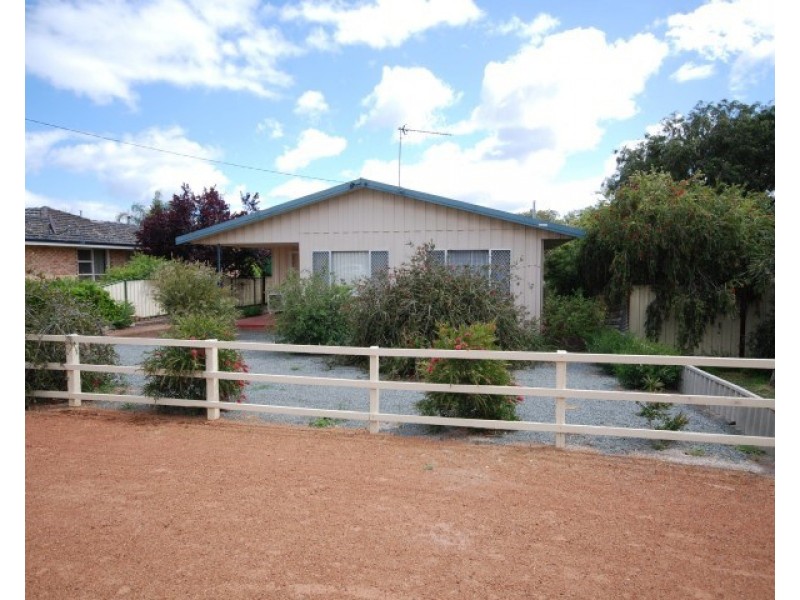 84 Ensign Street, Narrogin WA 6312