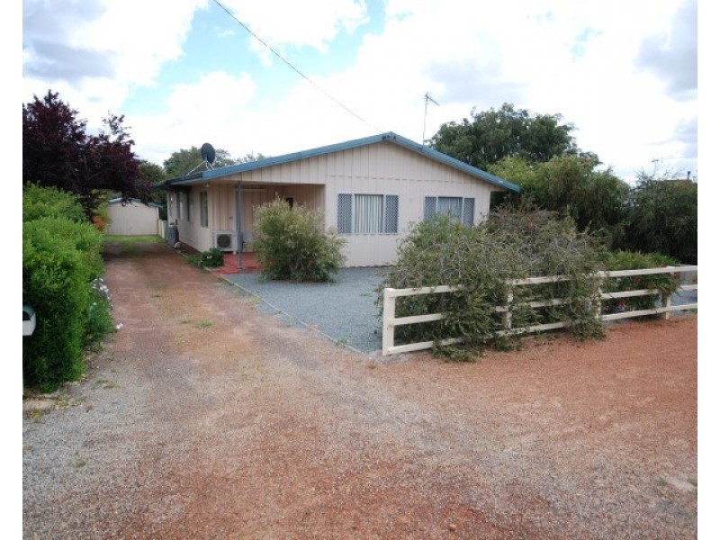 84 Ensign Street, Narrogin WA 6312