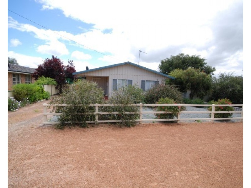 84 Ensign Street, Narrogin WA 6312