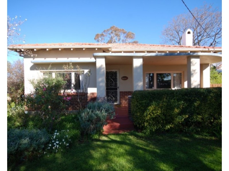 21 Williams Road, Narrogin WA 6312