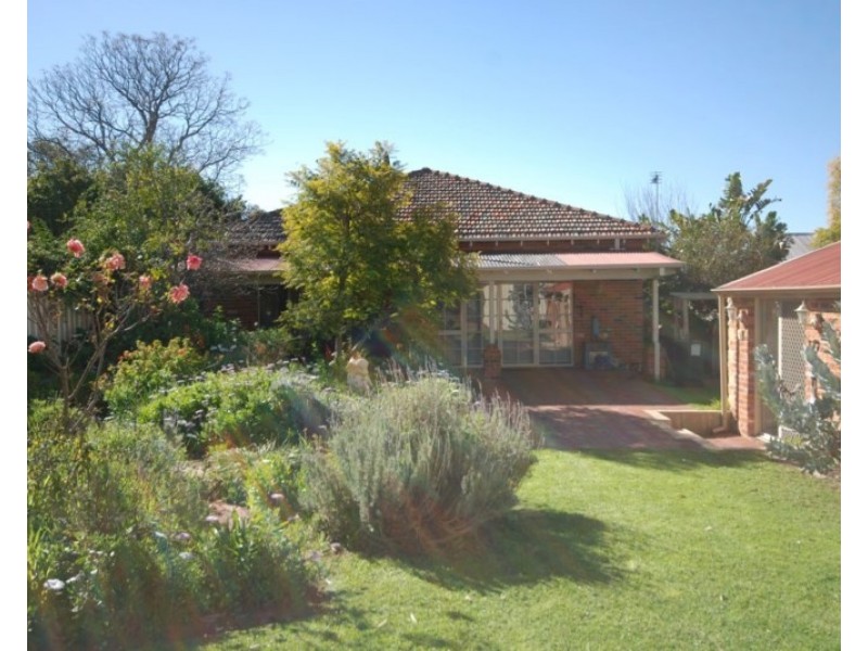 21 Williams Road, Narrogin WA 6312