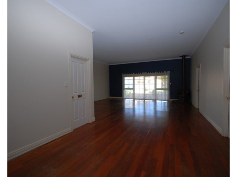 21 Williams Road, Narrogin WA 6312