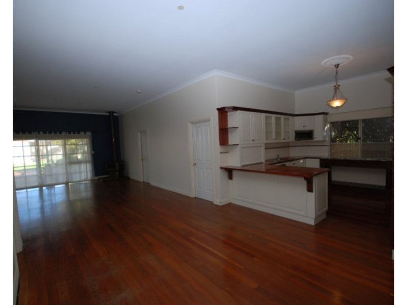 21 Williams Road, Narrogin WA 6312