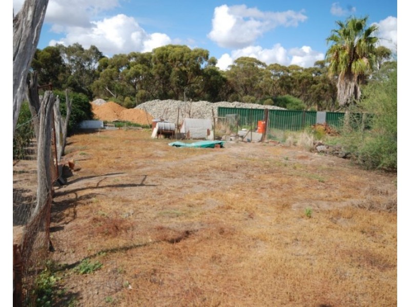 33 Felspar Street, Narrogin WA 6312