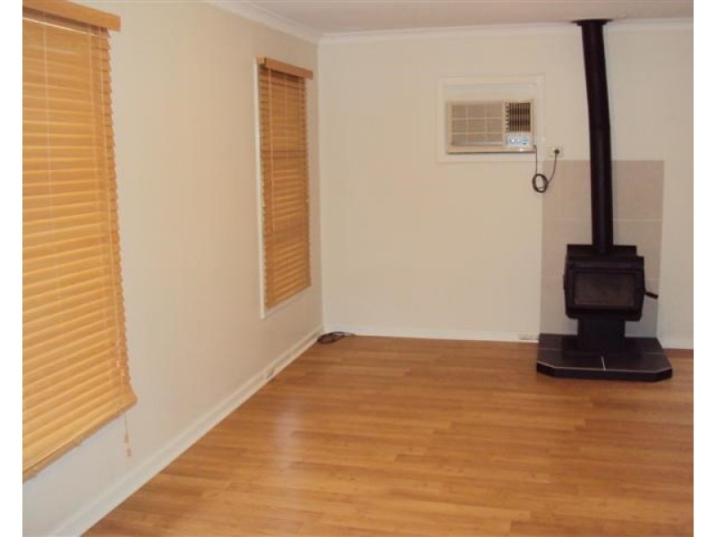 12 Clark Street, Narrogin WA 6312