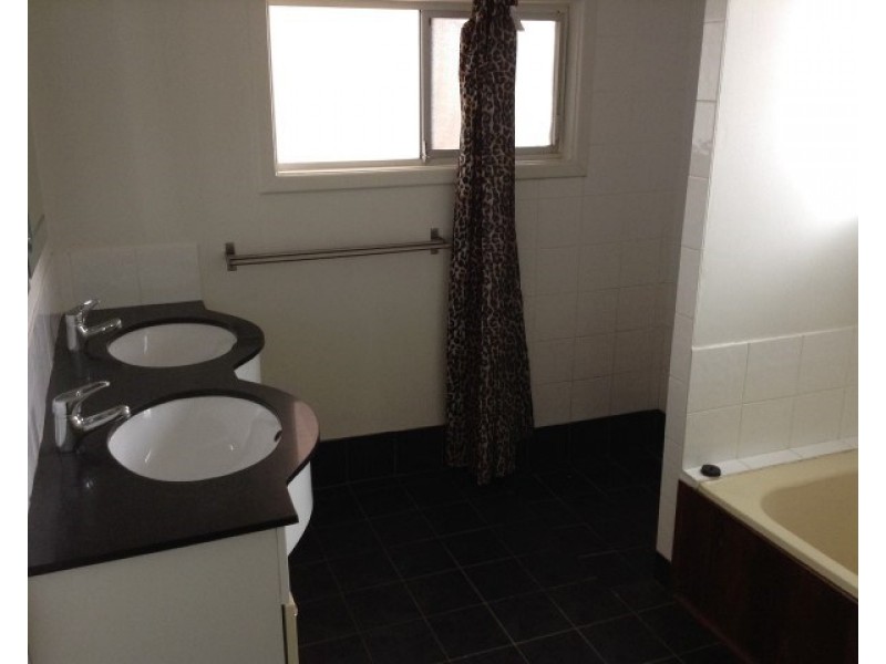 8 Forrest Street, Narrogin WA 6312