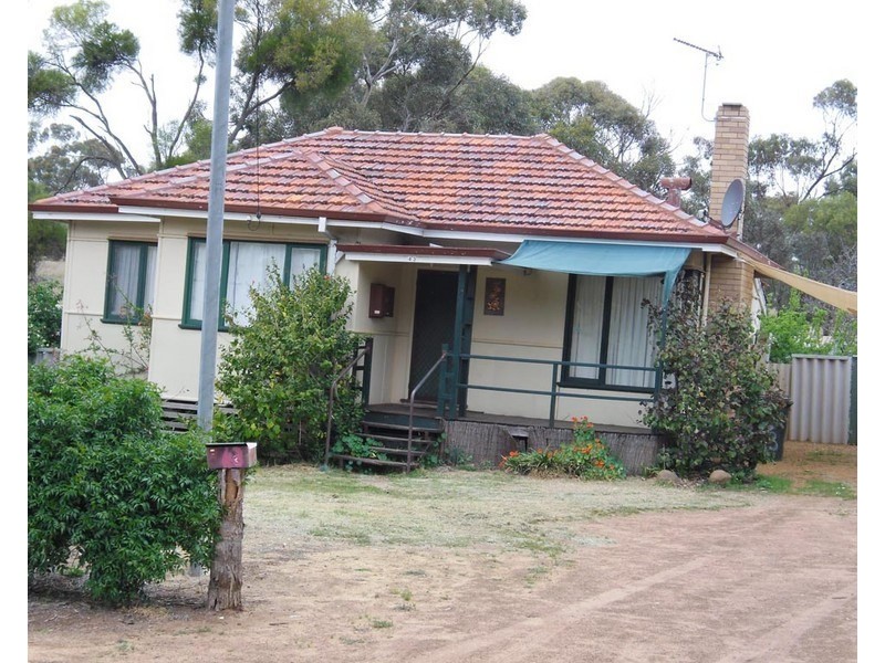 43 Eliot Street, Pingelly WA 6308