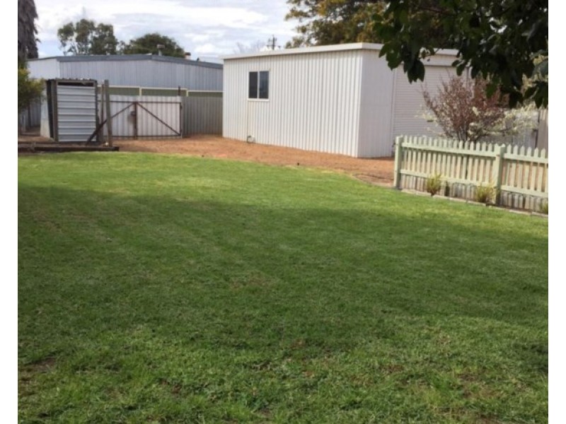 42 Ensign Street, Narrogin WA 6312