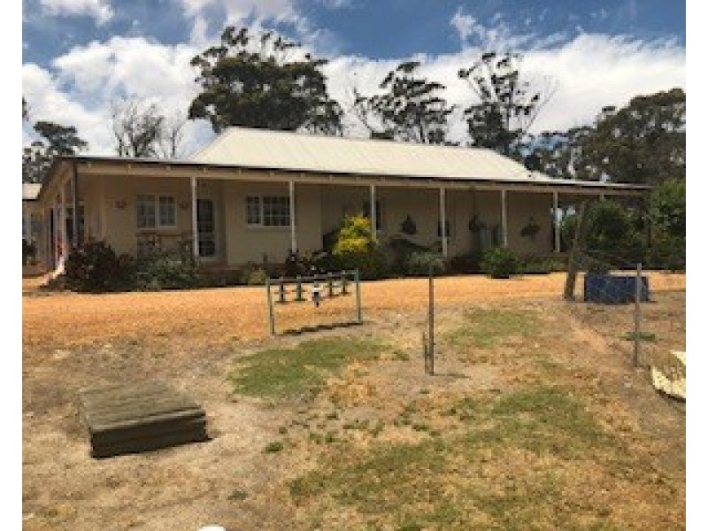 24 Balfour Street, Pingelly WA 6308