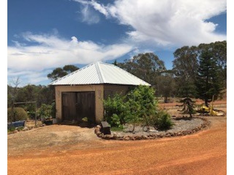 24 Balfour Street, Pingelly WA 6308