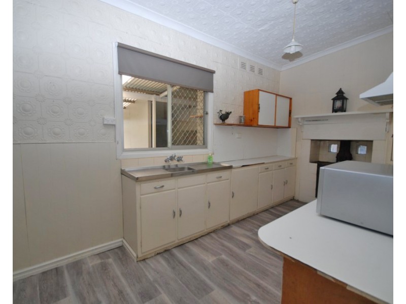 87 Clayton Road, Narrogin WA 6312