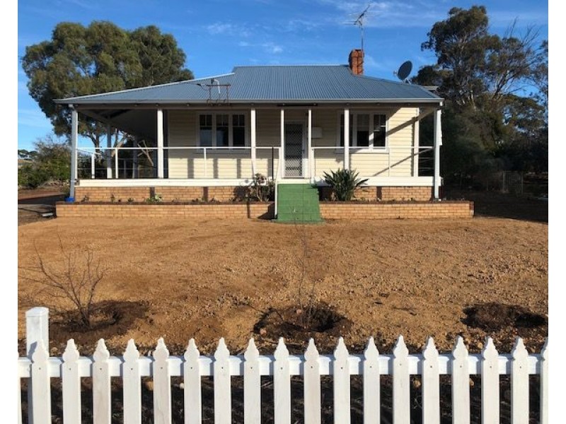17 Felspar Street, Narrogin WA 6312