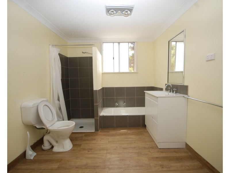 17 Felspar Street, Narrogin WA 6312