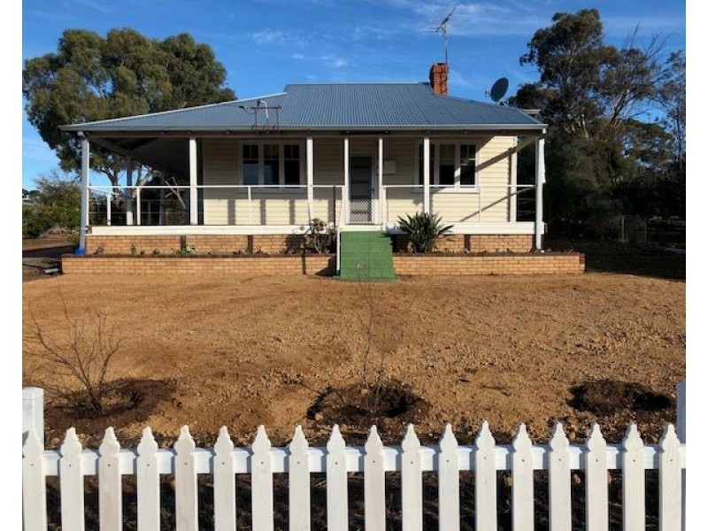 17 Felspar Street, Narrogin WA 6312